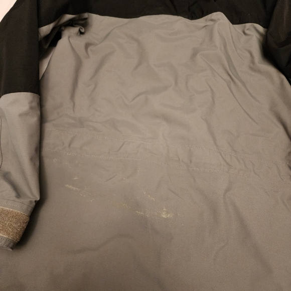 Duluth Men's Gray and Black Jacket - Picture 10 of 14